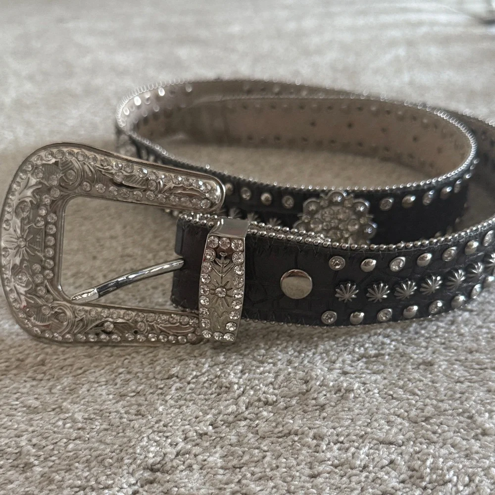 Elegant Black and Silver Studded Belt - Picture 1 of 4